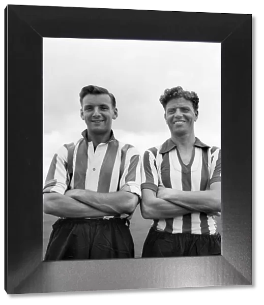 Southampton F. C. Bill Ellerington (left) & George Curtis. O25293-011