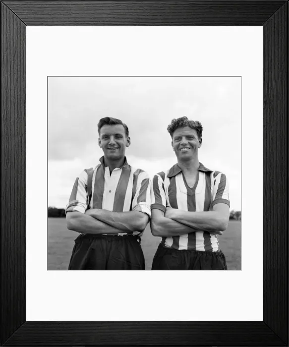 Framed Print : Southampton F. C. Bill Ellerington (left) & George Curtis. O25293-011