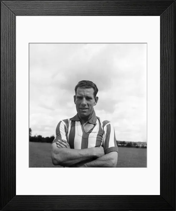 Framed Print : Southampton F. C. Eric Webber. O25293-004 Framed Print : Southampton F. C. Eric Webber. O25293-004