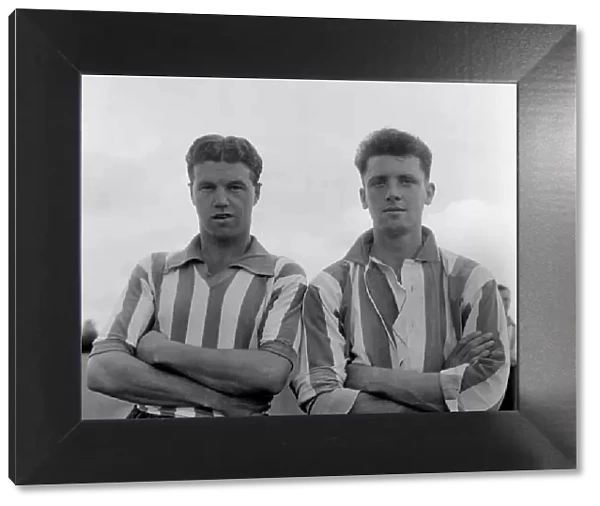 Southampton F. C. Walter Judd (left) & Len Wilkins. O25293-017