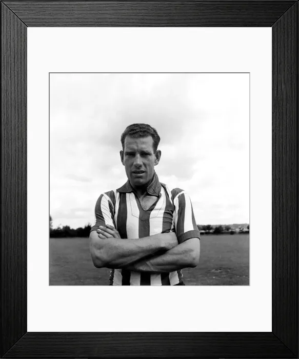 Framed Print : Southampton F. C. Eric Webber. O25293-005 Framed Print : Southampton F. C. Eric Webber. O25293-005