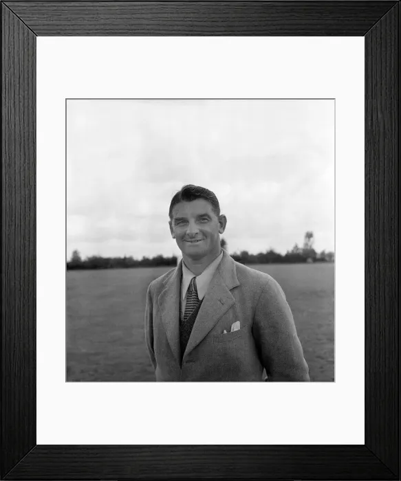 Framed Print : Southampton F. C. Jim Eassan. O25293-020 Framed Print : Southampton F. C. Jim Eassan. O25293-020