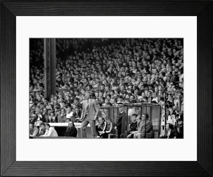 Framed Print : English League Division One match at Old Trafford. Manchester United 0 v Sunderland 0 Framed Print : English League Division One match at Old Trafford. Manchester United 0 v Sunderland 0