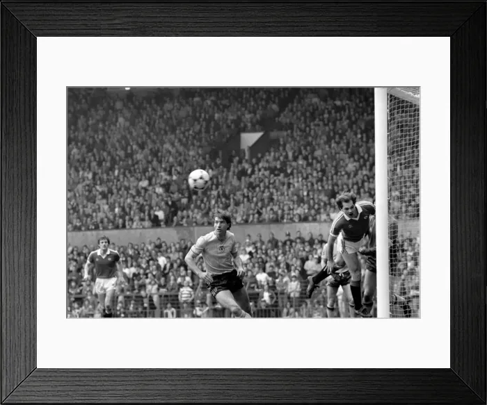Framed Print : English League Division One match at Old Trafford. Manchester United 0 v Sunderland 0 Framed Print : English League Division One match at Old Trafford. Manchester United 0 v Sunderland 0