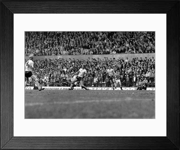 Framed Print : English League Division One match at Old Trafford. Manchester United 0 v Sunderland 0 Framed Print : English League Division One match at Old Trafford. Manchester United 0 v Sunderland 0