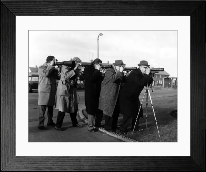 Framed Print : Press photographers using each other for support for their long lenses Framed Print : Press photographers using each other for support for their long lenses