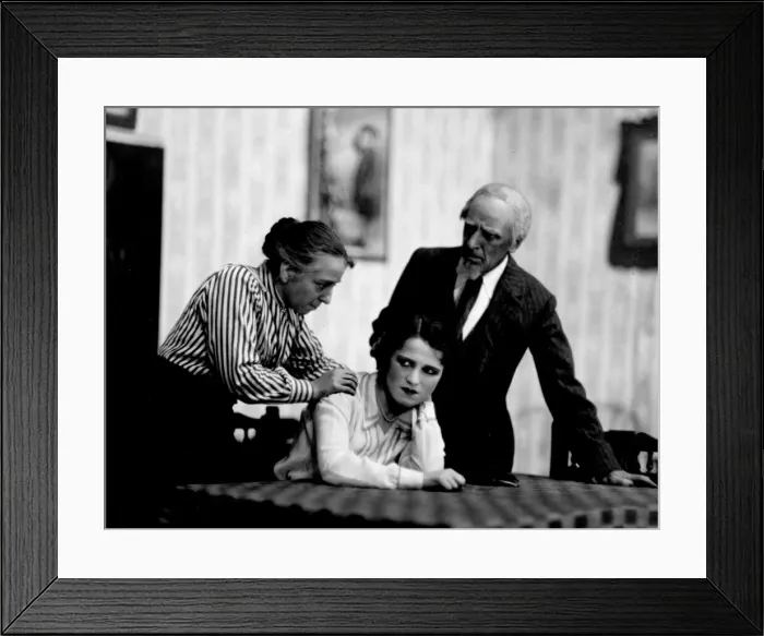 Framed Print : Scene from the play Hindle Wakes. 27th August 1927 Framed Print : Scene from the play Hindle Wakes. 27th August 1927