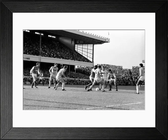Framed Print : Division 1 football. Arsenal 4 v. Nottingham Forest 1. October 1983 LF14-07-080 Framed Print : Division 1 football. Arsenal 4 v. Nottingham Forest 1. October 1983 LF14-07-080
