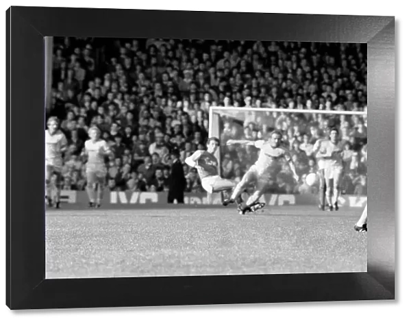 Division 1 football. Arsenal 4 v. Nottingham Forest 1. October 1983 LF14-07-065
