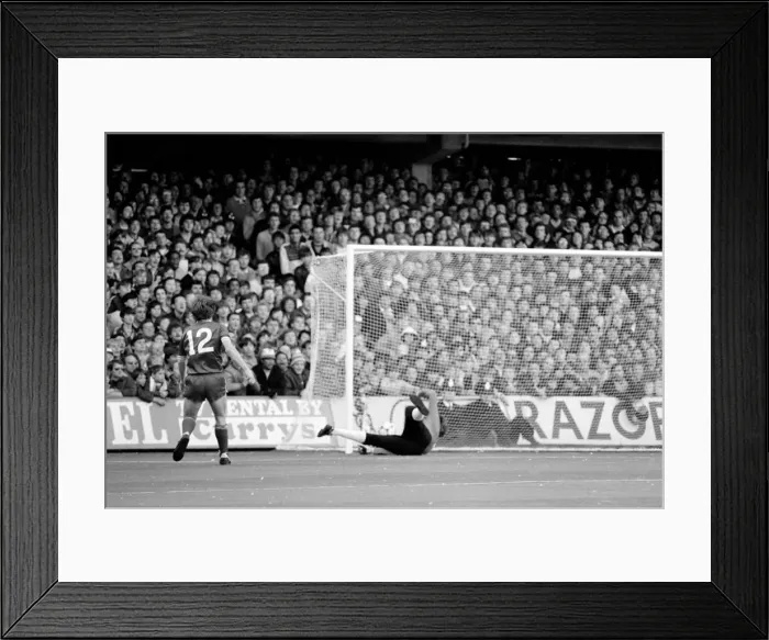 Framed Print : Division 1 football. Queens Park Rangers 0 v. Liverpool 1. October 1983 LF14-09-083 Framed Print : Division 1 football. Queens Park Rangers 0 v. Liverpool 1. October 1983 LF14-09-083