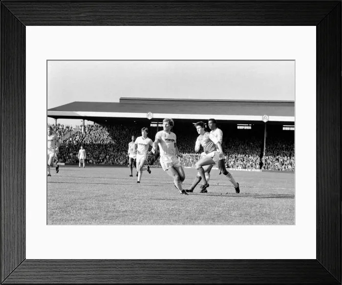 Framed Print : Division 1 football. Arsenal 4 v. Nottingham Forest 1. October 1983 LF14-07-049