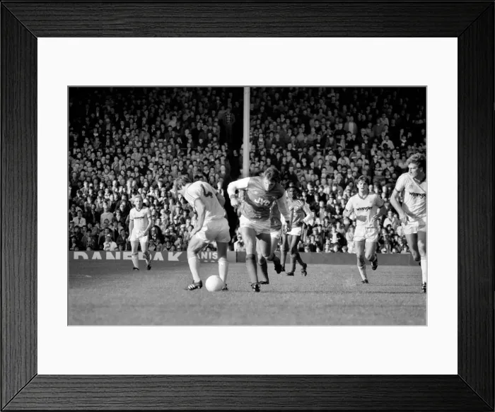 Framed Print : Division 1 football. Arsenal 4 v. Nottingham Forest 1. October 1983 LF14-07 Framed Print : Division 1 football. Arsenal 4 v. Nottingham Forest 1. October 1983 LF14-07