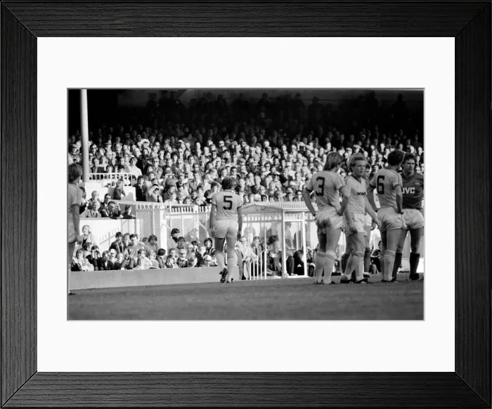 Framed Print : Division 1 football. Arsenal 4 v. Nottingham Forest 1. October 1983 LF14-07-017 Framed Print : Division 1 football. Arsenal 4 v. Nottingham Forest 1. October 1983 LF14-07-017