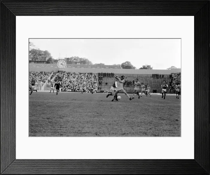 Framed Print : Division 1 football. Arsenal 4 v. Nottingham Forest 1. October 1983 LF14-07-110