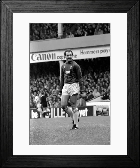 Framed Print : Division 1 football. West Ham United 1 v. Liverpool 3. October 1983 LF14-05-053 Framed Print : Division 1 football. West Ham United 1 v. Liverpool 3. October 1983 LF14-05-053