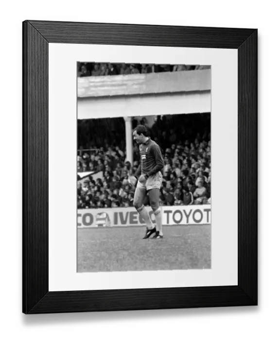 Framed Print : Division 1 football. West Ham United 1 v. Liverpool 3. October 1983 LF14-05-055 Framed Print : Division 1 football. West Ham United 1 v. Liverpool 3. October 1983 LF14-05-055