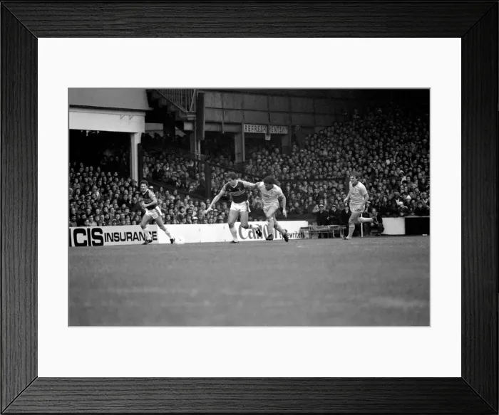 Framed Print : Division 1 football. West Ham United 1 v. Liverpool 3. October 1983 LF14-05-075 Framed Print : Division 1 football. West Ham United 1 v. Liverpool 3. October 1983 LF14-05-075