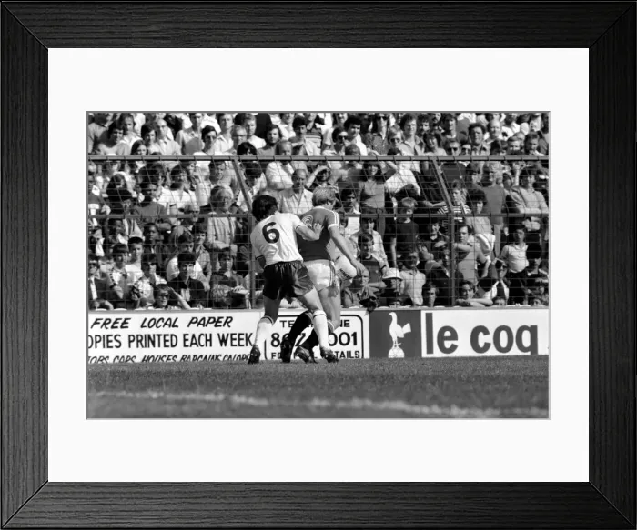 Framed Print : English First Division. Tottenham Hotspur 0 v. Manchester United 0 Framed Print : English First Division. Tottenham Hotspur 0 v. Manchester United 0