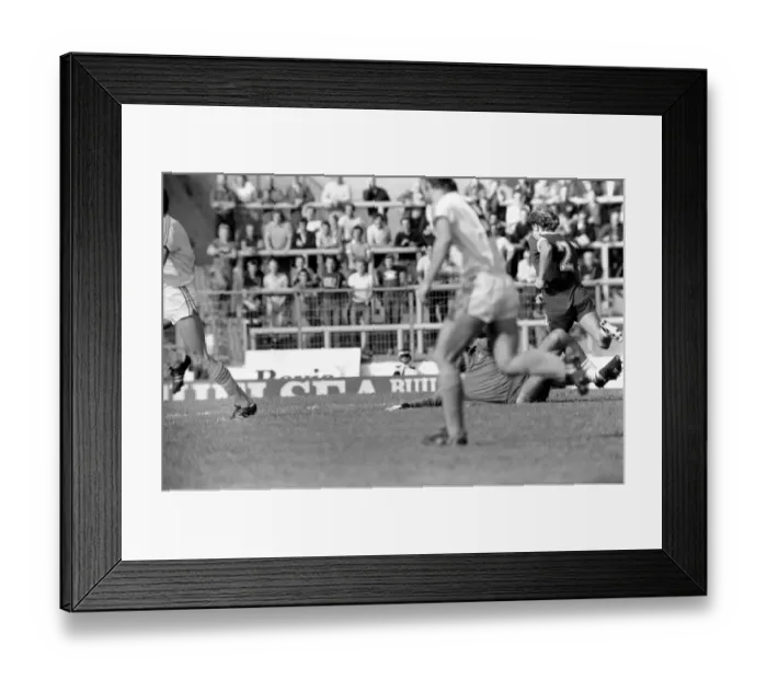 Framed Print : English Division 2. Chelsea 0 v. West Ham 1. September 1980 LF04-22-067