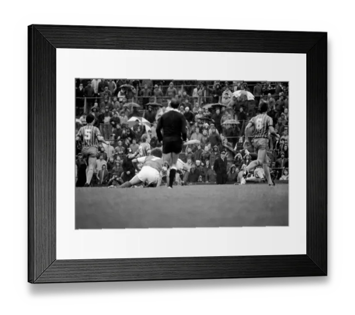 Framed Print : Division 1 football. Arsenal 1 v. Coventry 0. October 1983 LF14-01-077 Framed Print : Division 1 football. Arsenal 1 v. Coventry 0. October 1983 LF14-01-077