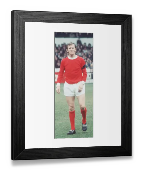 Framed Print : Pat Crerand Manchester United 1971 football Chelsea v black armband Framed Print : Pat Crerand Manchester United 1971 football Chelsea v black armband