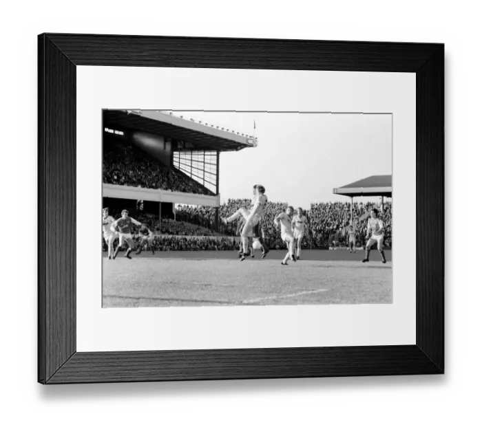 Framed Print : Division 1 football. Arsenal 4 v. Nottingham Forest 1. October 1983 LF14-07-082