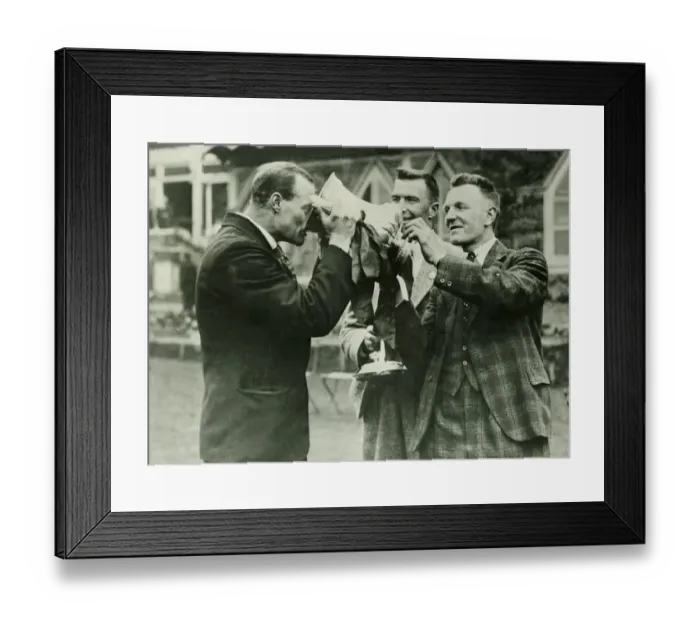Framed Print : FA Cup Final 1929 Bolton v Portsmouth Seddon takes a cheerful draught watched by Framed Print : FA Cup Final 1929 Bolton v Portsmouth Seddon takes a cheerful draught watched by