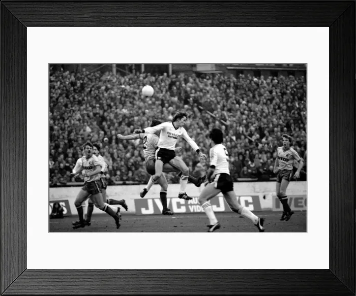 Framed Print : English League Division One match at Vicarage Road. Watford 0 v Manchester United 1 Framed Print : English League Division One match at Vicarage Road. Watford 0 v Manchester United 1