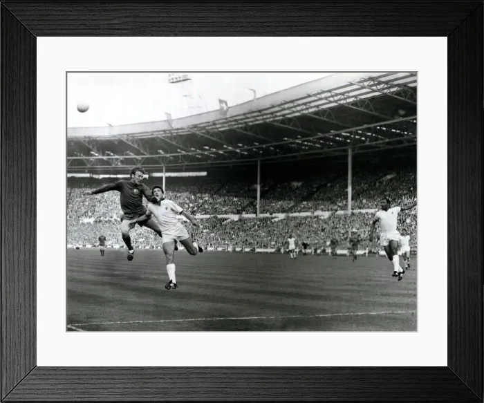 Framed Print : European Cup Final 1968 Manchester United v Benfica football May 1968 Pat