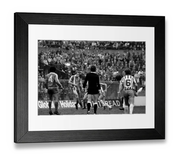 Framed Print : Sheffield Wed. 2 v. Leyton Orient 0. March 1982 MF06-21-002 Local Caption
