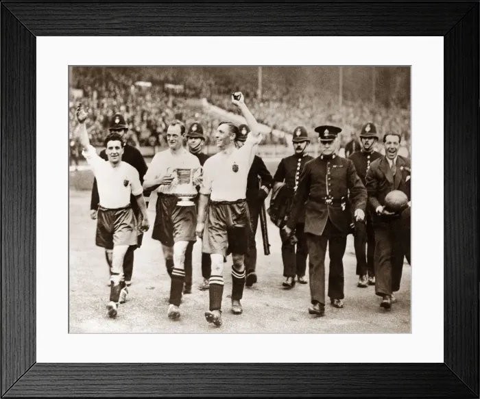 Framed Print : FA Cup Final 1929 Bolton v Portsmouth Billy Butler