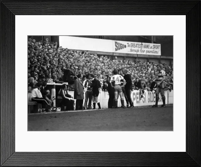 Framed Print : Rotherham United 1 v. Queens Park Rangers 0. March 1982 MF06-20-066 Local Caption