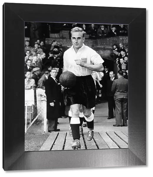 Billy Wright Football leads England team on to the field 1950