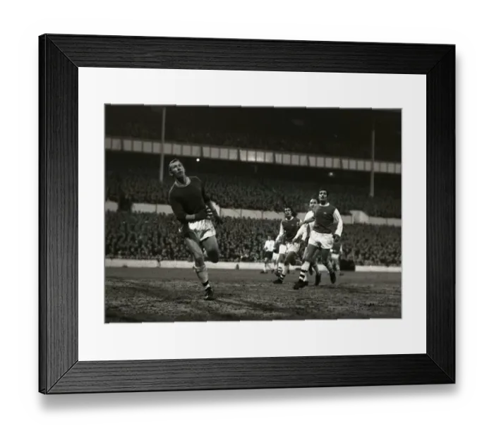 Framed Print : English League Cup Semi Final Second Leg match at White Hart Lane Framed Print : English League Cup Semi Final Second Leg match at White Hart Lane