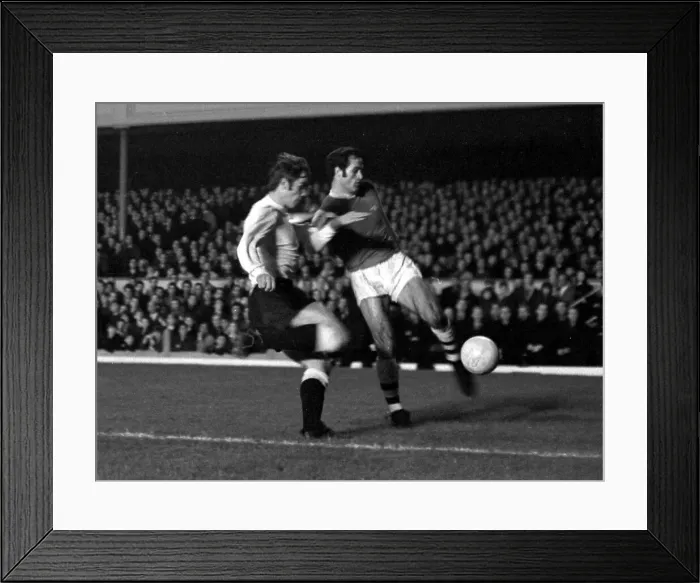 Framed Print : English League Cup Semi Final First Leg match at Highbury Framed Print : English League Cup Semi Final First Leg match at Highbury