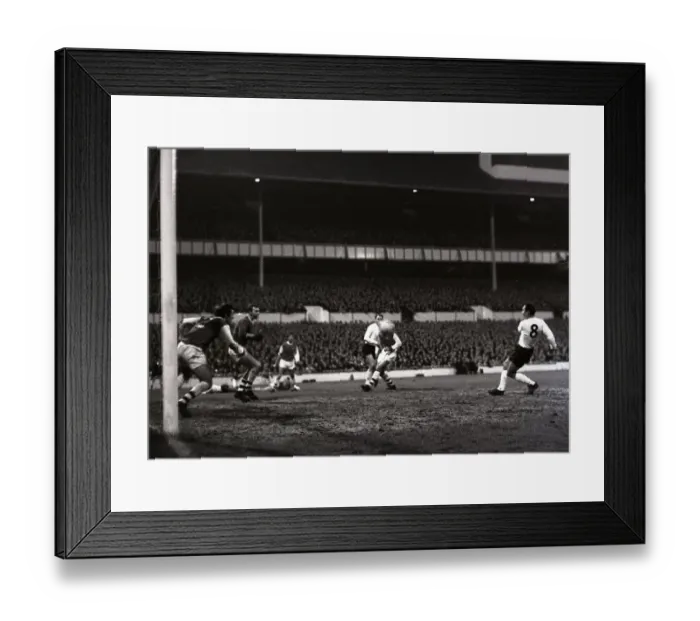 Framed Print : English League Cup Semi Final Second Leg match at White Hart Lane Framed Print : English League Cup Semi Final Second Leg match at White Hart Lane