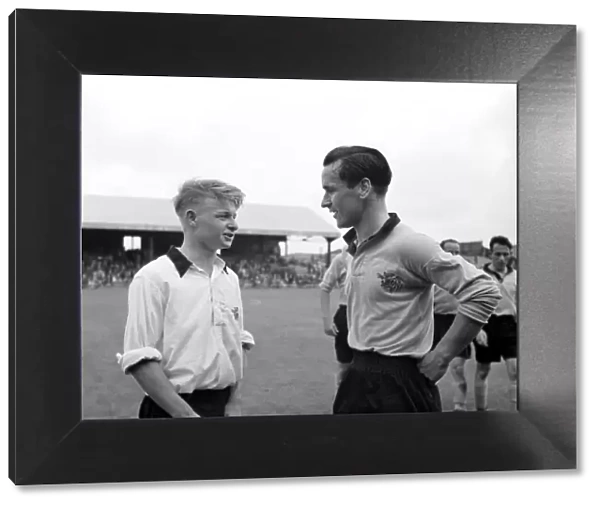 Neil Hamlton right and Johnny Stephens. August 1952 C4091