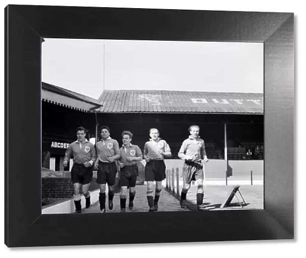 Blackpool Football Club. Brown, Perry, Taylor, Mortensen, And Matthews. August 1952 C4063