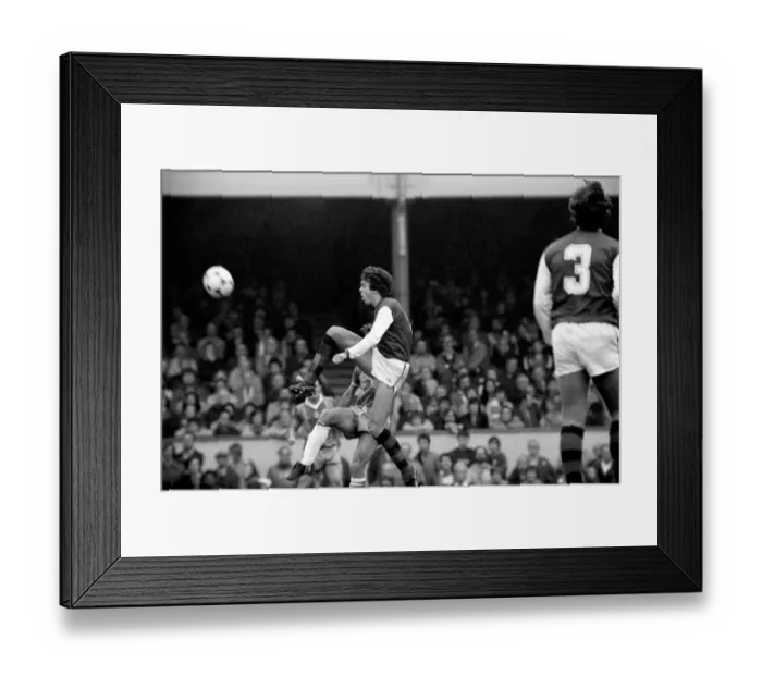 Framed Print : English League Division One match at Highbury. Arsenal 0 v Birmingham City 0
