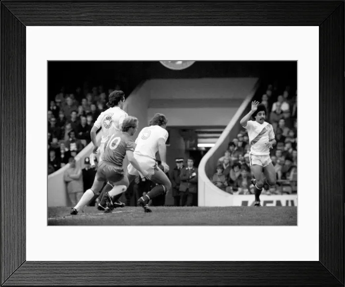 Framed Print : Chelsea v. Crystal Palace. November 1982 LF11-10-030