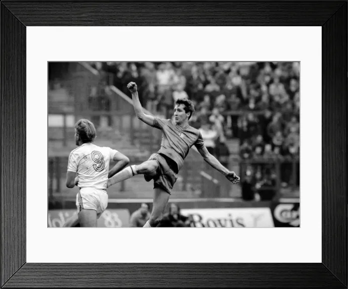 Framed Print : Chelsea v. Crystal Palace. November 1982 LF11-10 Framed Print : Chelsea v. Crystal Palace. November 1982 LF11-10