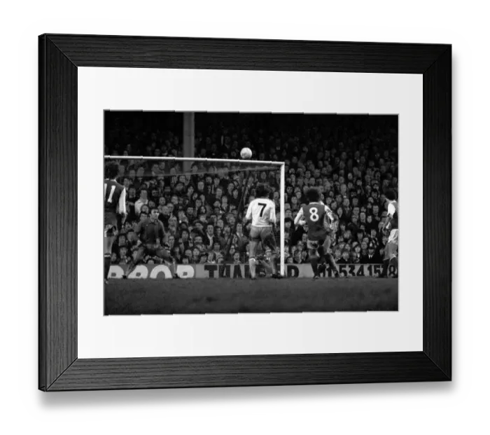 Framed Print : Arsenal 3 v. Aston Villa 1. Division 1 football. February 1980 LF01-20-066 Framed Print : Arsenal 3 v. Aston Villa 1. Division 1 football. February 1980 LF01-20-066