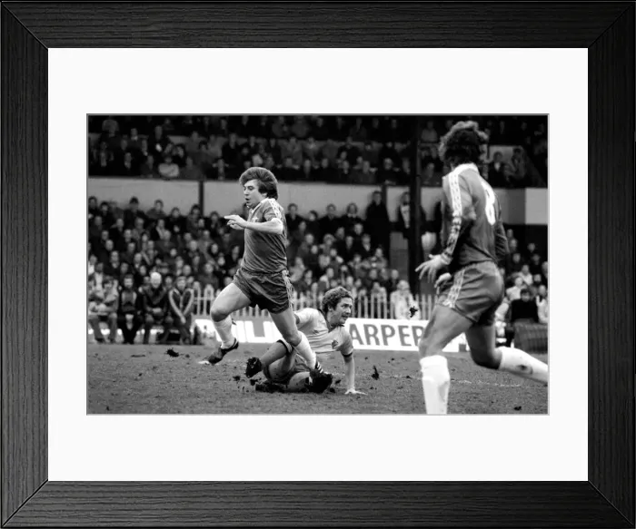 Framed Print : Watford 2 v. Chelsea 3. Division 2 football February 1980 LF01-23-054 Framed Print : Watford 2 v. Chelsea 3. Division 2 football February 1980 LF01-23-054