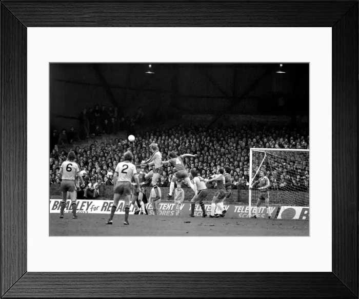 Framed Print : Watford 2 v. Chelsea 3. Division 2 football February 1980 LF01-23-045
