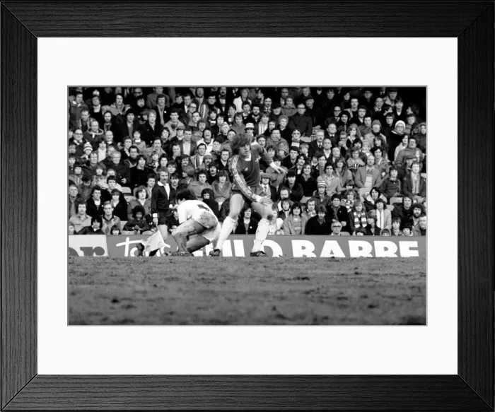 Framed Print : Chelsea 2 v. Shrewsbury Town 4. Division 2 football. February 1980 LF01-16-037 Framed Print : Chelsea 2 v. Shrewsbury Town 4. Division 2 football. February 1980 LF01-16-037