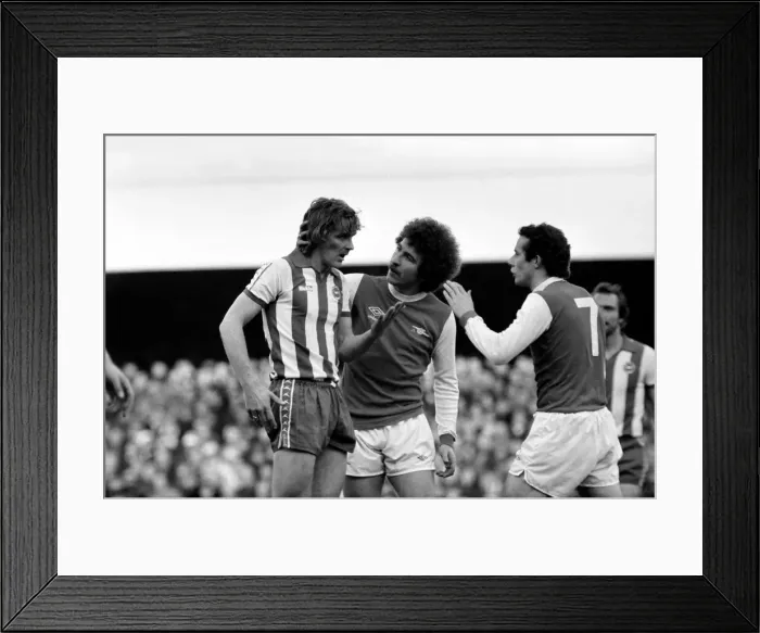 Framed Print : Arsenal v. Brighton and Hove Albion. Division 1 football. January 1980 LF01-10-080 Framed Print : Arsenal v. Brighton and Hove Albion. Division 1 football. January 1980 LF01-10-080