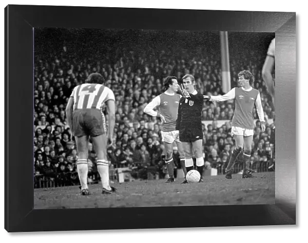 Arsenal v. Brighton and Hove Albion. Division 1 football. January 1980 LF01-10-010