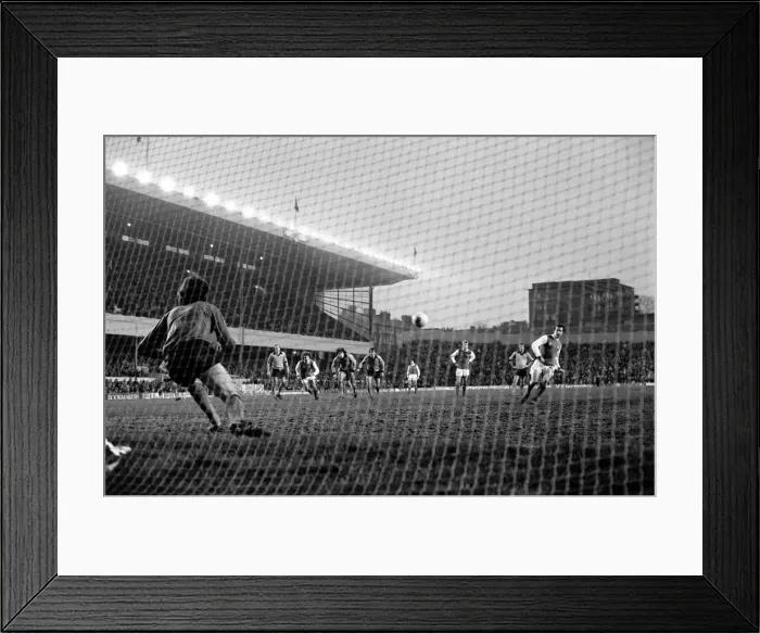 Framed Print : Arsenal 2 v. Derby County 0. Division 1 football January 1980 LF01-05-019