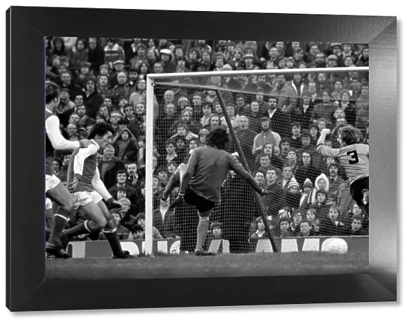 Arsenal 2 v. Derby County 0. Division 1 football January 1980 LF01-05-072