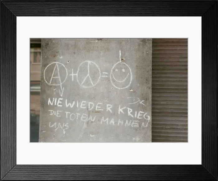 Framed Print : Graffiti on a residential wall in East Berlin, Germany 22nd September 1989 Framed Print : Graffiti on a residential wall in East Berlin, Germany 22nd September 1989